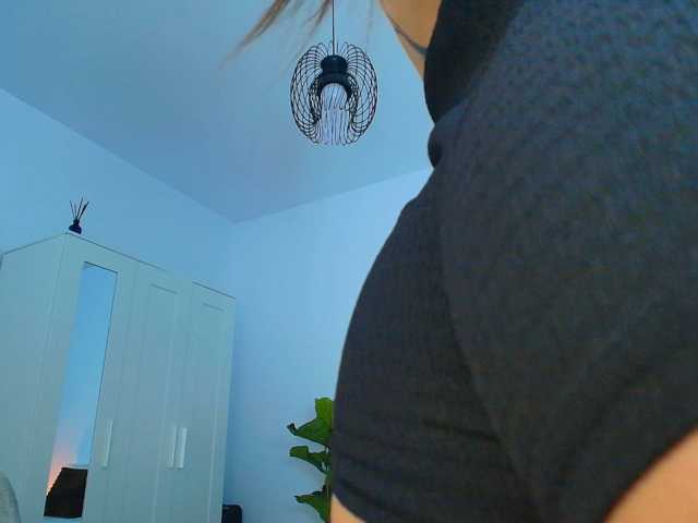 Fancy-t33n live cam on BongaCams
