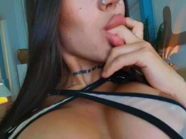 Sex chat gratuit in direct cu Fancy-t33n pe BongaCams