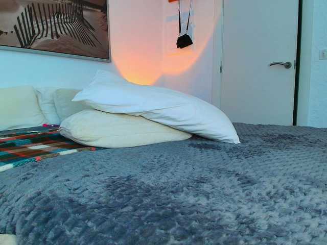 Fancy-t33n live cam on BongaCams