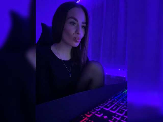 Poli999's BongaCams show and profile