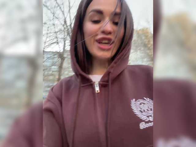 Poli999's BongaCams show and profile