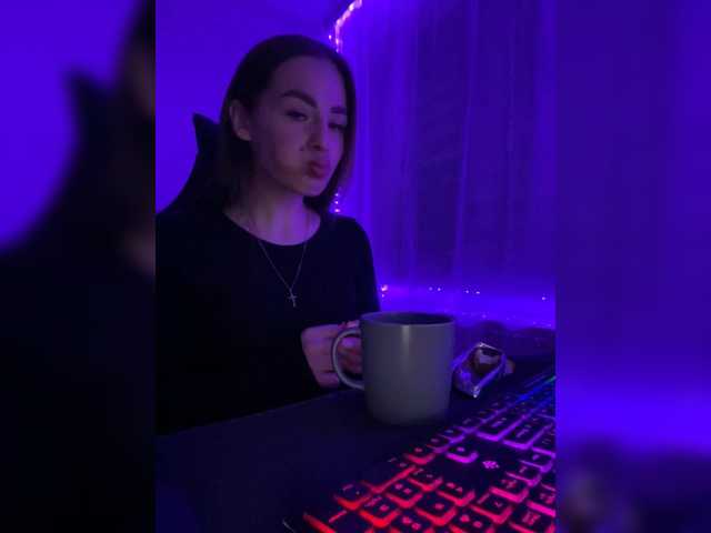 Poli999's BongaCams show and profile