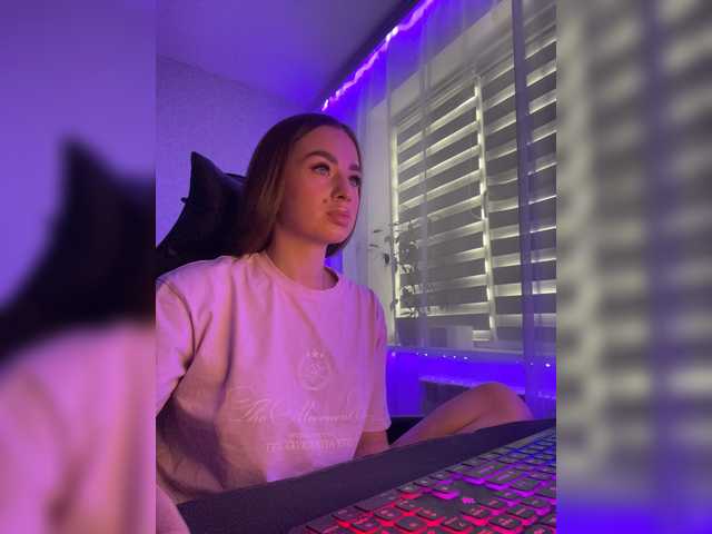 Poli999 live cam on BongaCams
