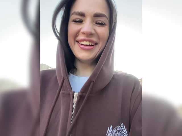 Poli999's BongaCams show and profile