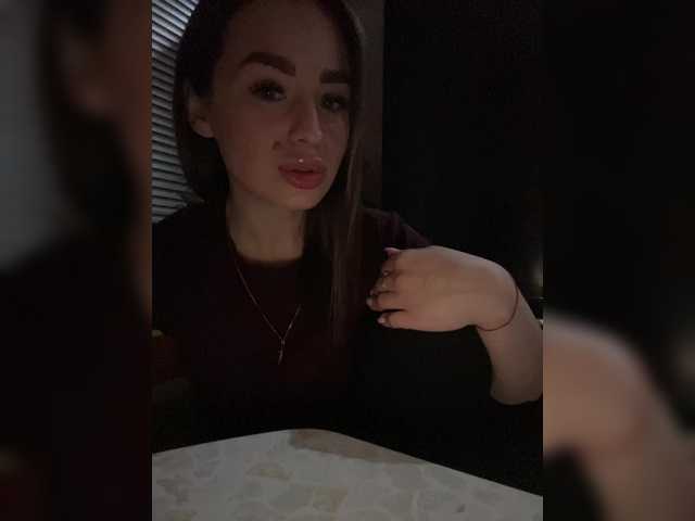 Poli999's BongaCams show and profile