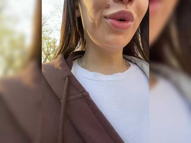 Poli999's BongaCams show and profile