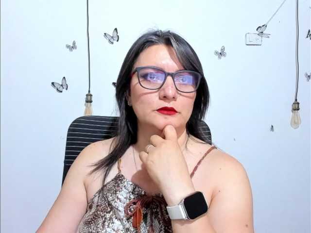Amie-Adams82 live webcam show