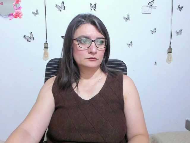 Amie-Adams82 live cam on BongaCams