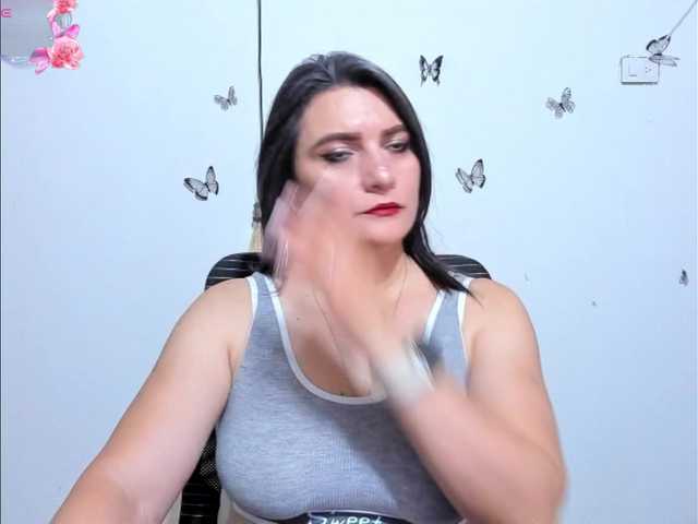 Amie-Adams82 live cam on BongaCams
