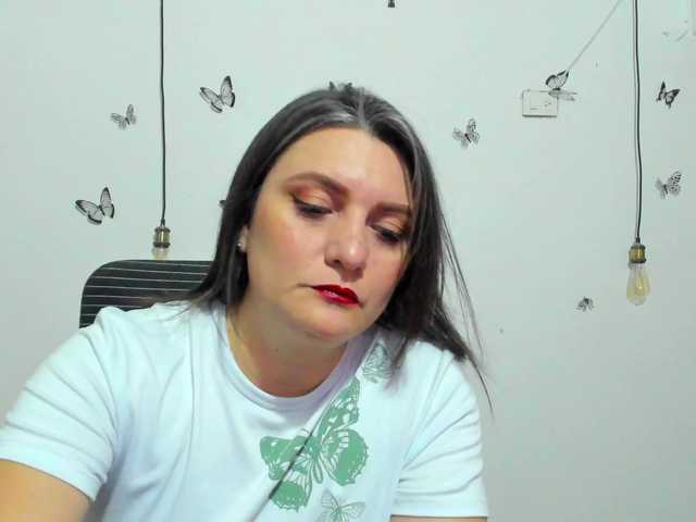 Amie-Adams82 live cam on BongaCams