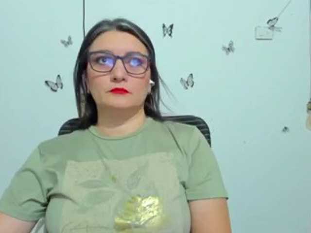 Amie-Adams82 live cam preview