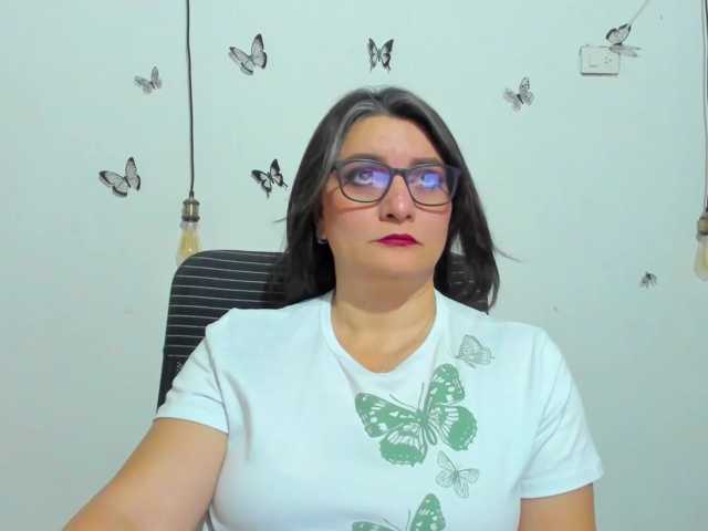 Amie-Adams82 live cam on BongaCams
