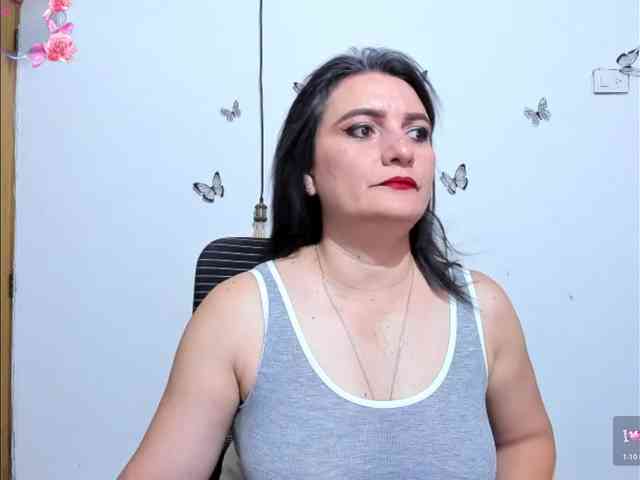 Amie-Adams82 webcam