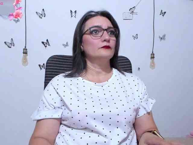 Amie-Adams82 webcam