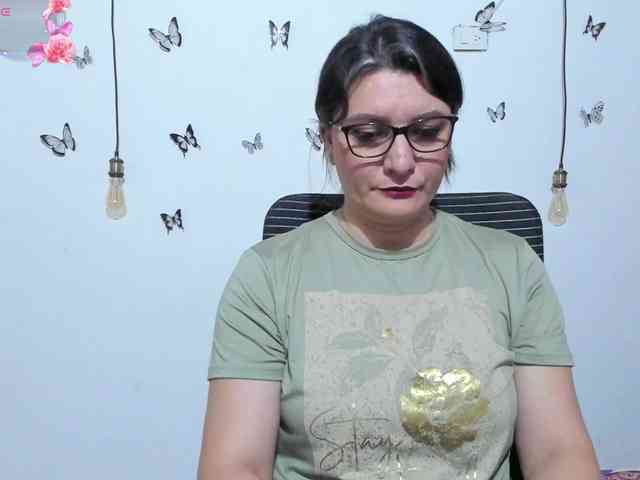 Amie-Adams82 webcam