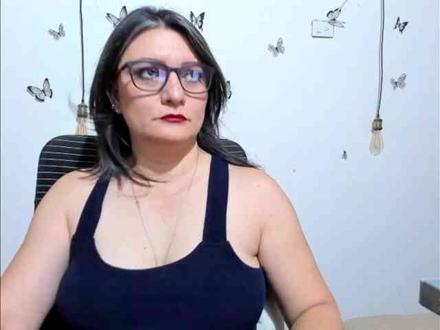 Amie-Adams82 webcam