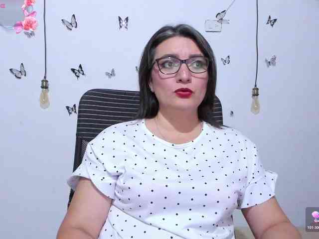 Amie-Adams82 webcam