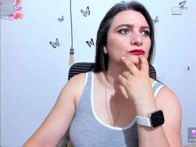 Amie-Adams82 webcam