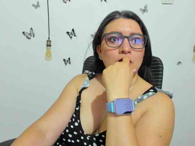 Amie-Adams82 webcam
