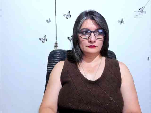 Amie-Adams82 webcam