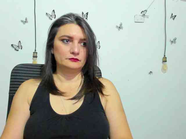 Amie-Adams82 webcam