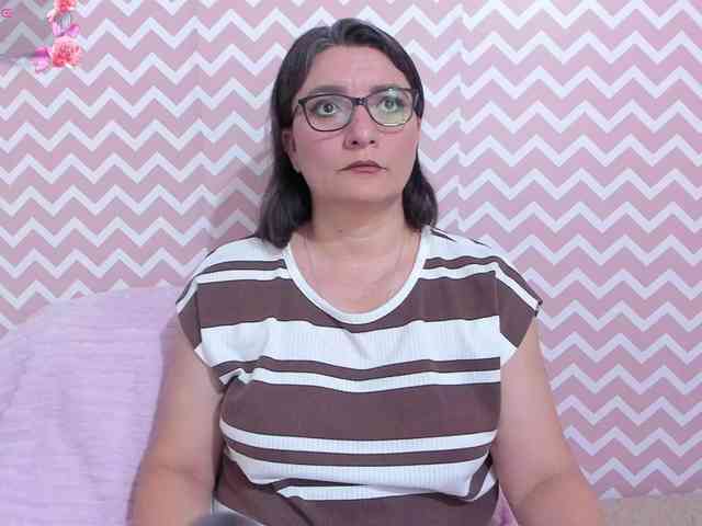 Amie-Adams82