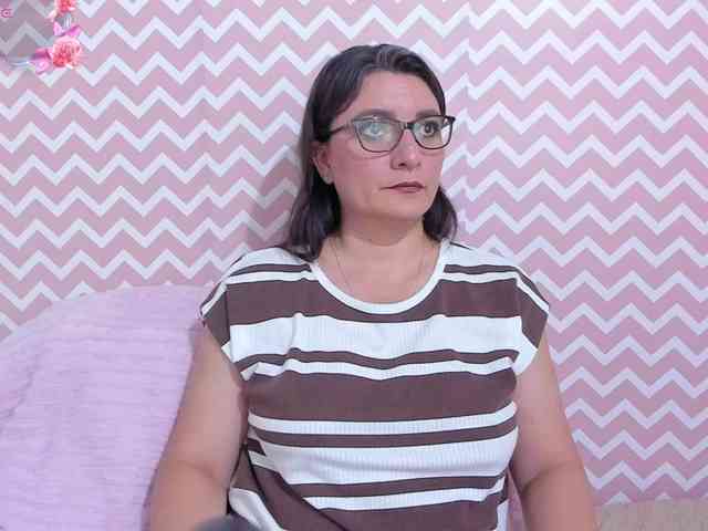Amie-Adams82 webcam