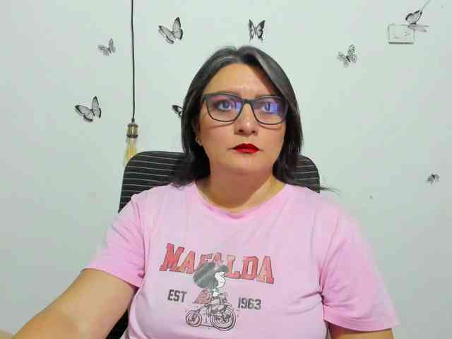 Amie-Adams82 Live Webcam on BongaCams