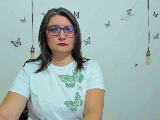 Amie-Adams82 webcam
