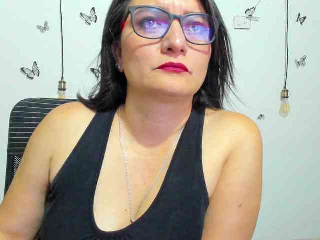 Amie-Adams82 webcam