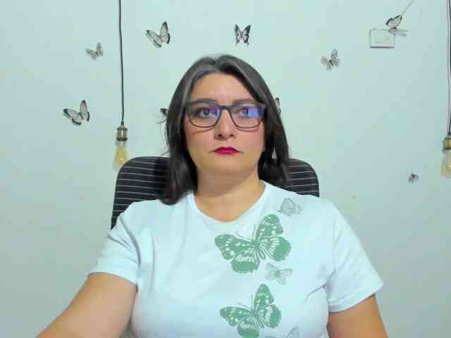 Amie-Adams82 webcam