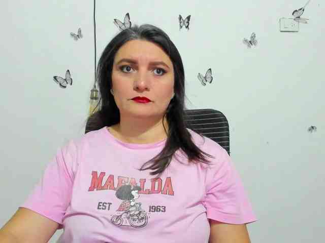 Amie-Adams82 webcam