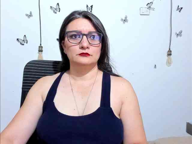Amie-Adams82 webcam