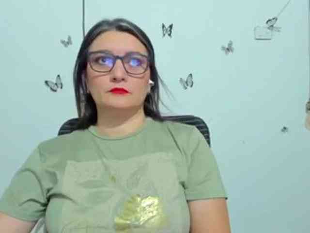 Amie-Adams82 webcam