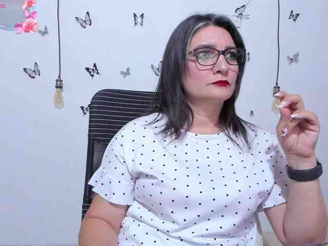 Amie-Adams82 webcam