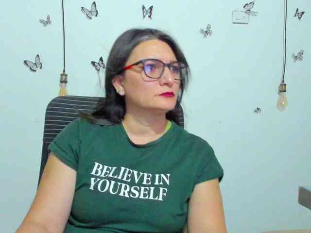 Amie-Adams82 webcam
