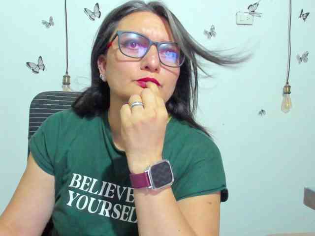 Amie-Adams82 webcam