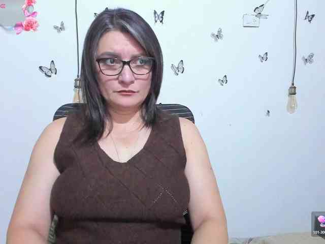 Amie-Adams82 webcam