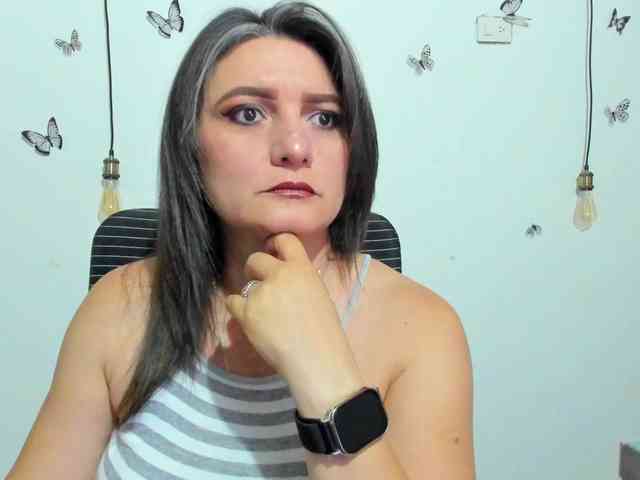Amie-Adams82 webcam
