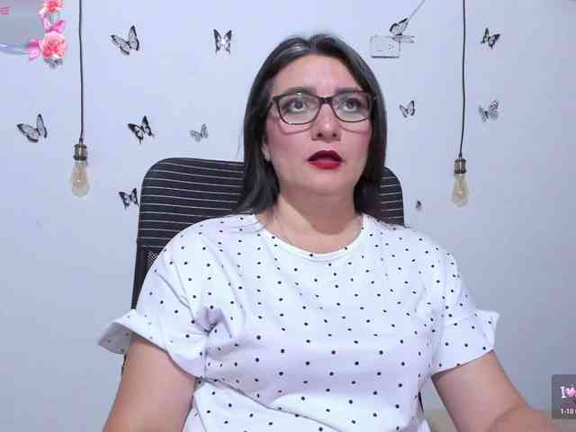 Amie-Adams82 webcam