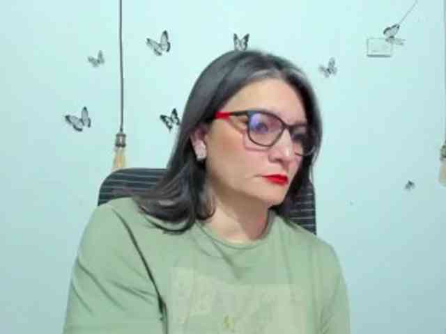 Amie-Adams82 webcam