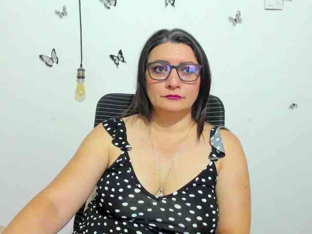 Amie-Adams82 webcam