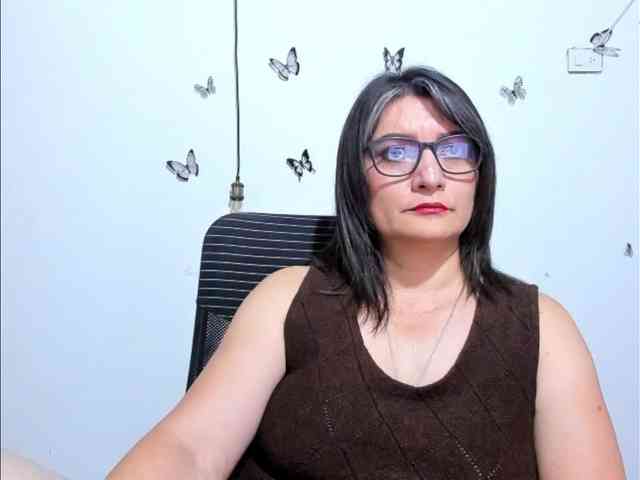 Amie-Adams82 webcam