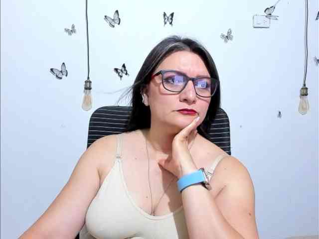 Amie-Adams82 webcam