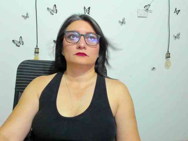 Amie-Adams82