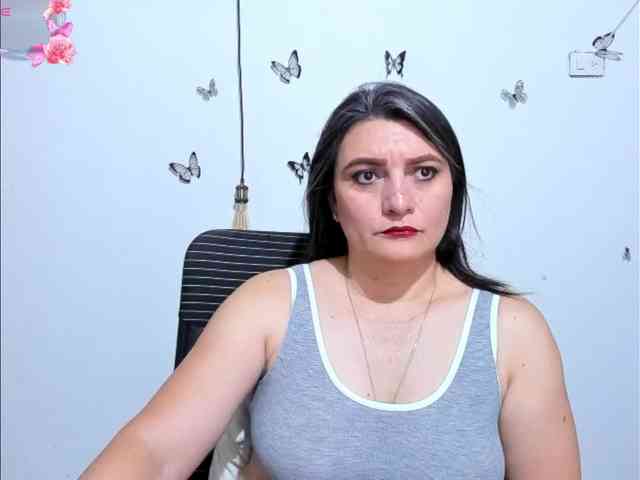 Amie-Adams82 webcam