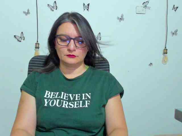 Amie-Adams82 webcam