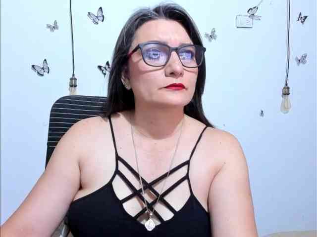 Amie-Adams82