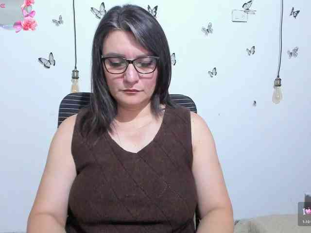 Amie-Adams82 webcam