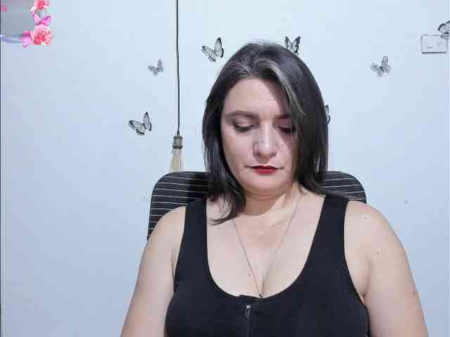 Amie-Adams82 webcam
